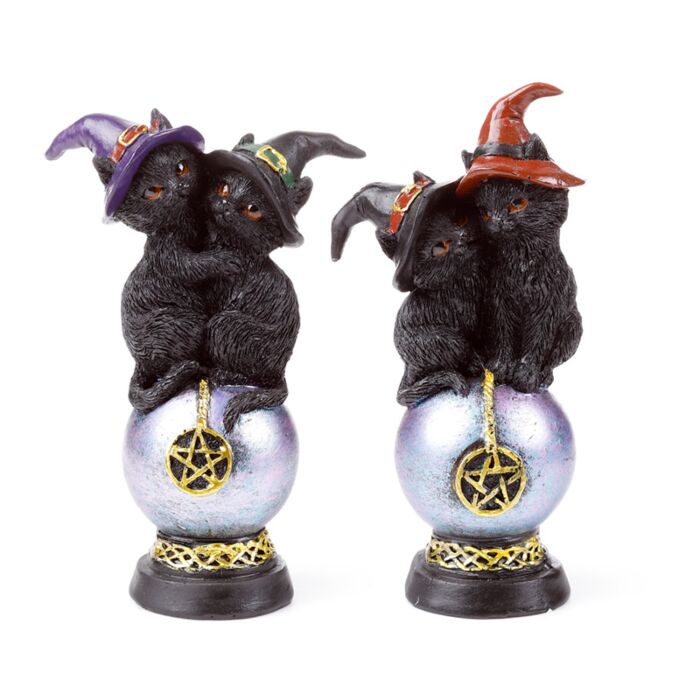Gatti Neri con Cappello da Strega su Sfera con Pentagramma Iridescente
