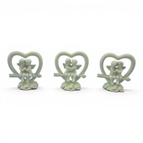 Heart of Heaven - Cherubino con freccia di Cupido, cuore e rose